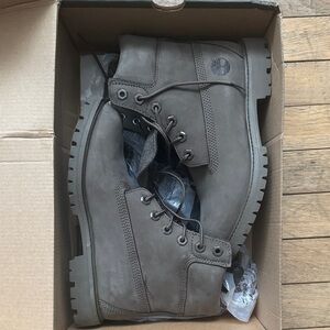 Timberland Women’s Dark Gray Boots